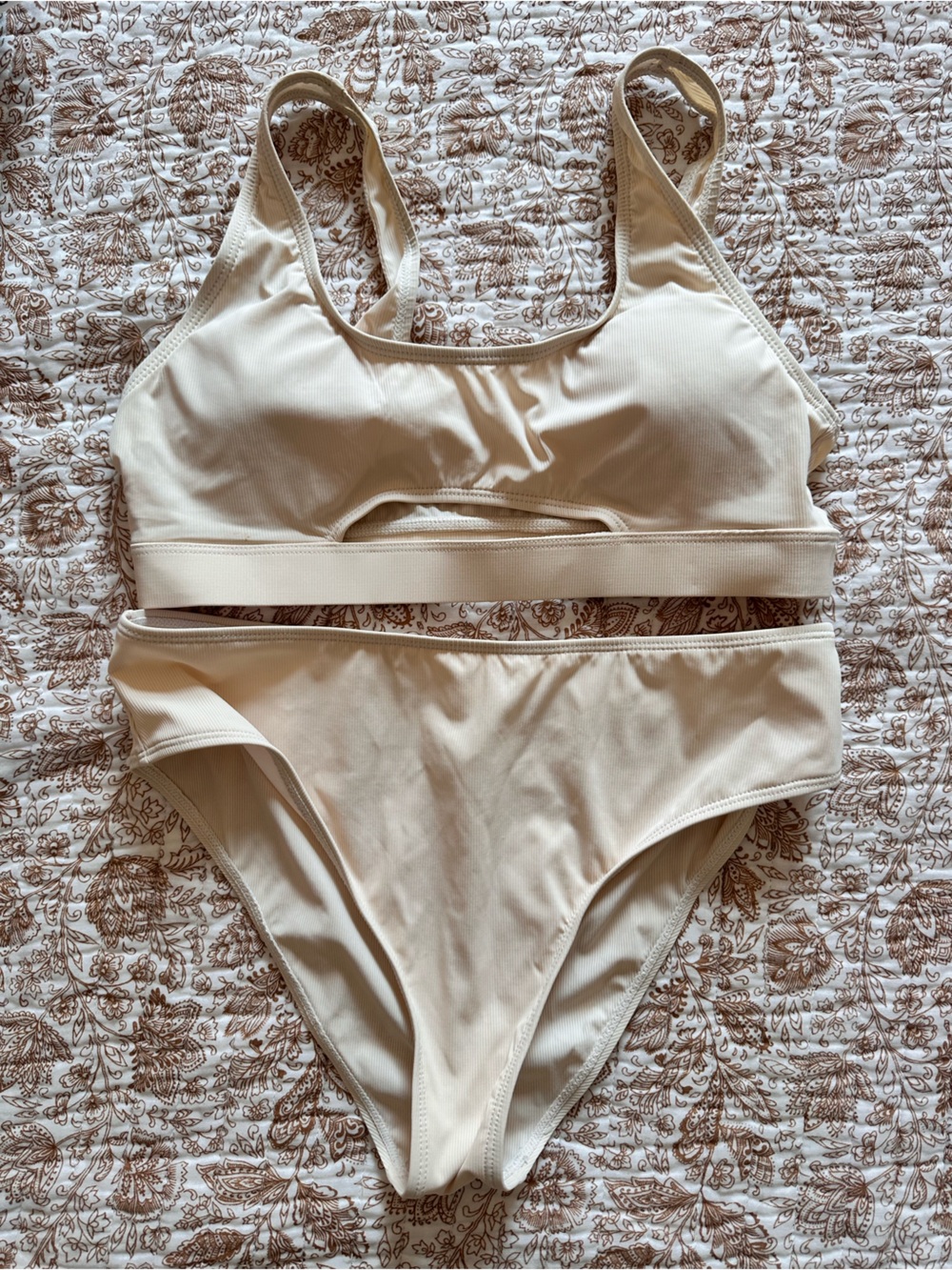 Women’s off white Seamless Bralette and High-Waist swim suit